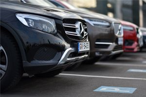 parrakstīt auto auto tirdzniecība