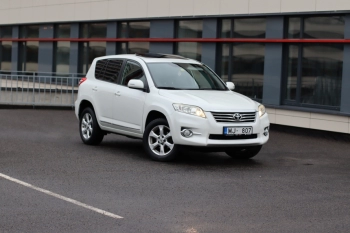 Toyota Rav 4 2.2Dīzelis 2010